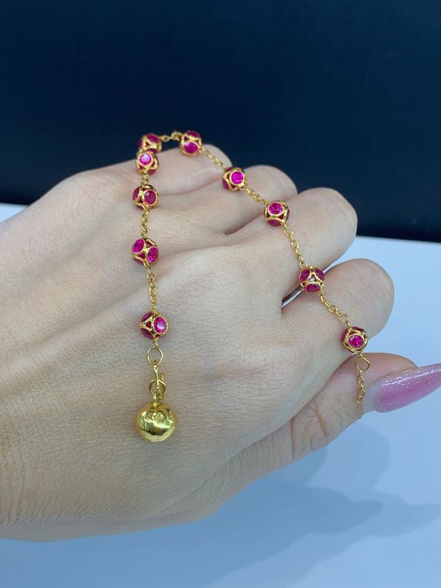 สร้อยมือทับทิมตะกร้อ