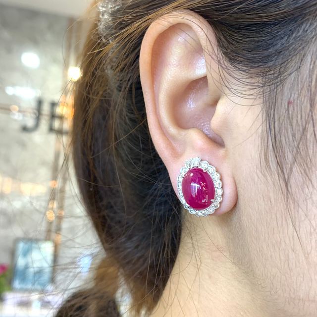 ตุ้มหูทับทิมฝังเพชร